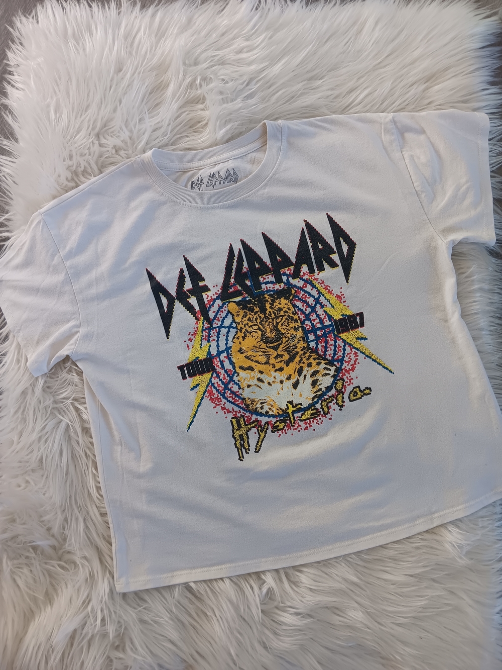 Def Leppard White 80s Hysteria Tiger Graphic Short Sleeve Rock Band Tee - Picture 3 of 3